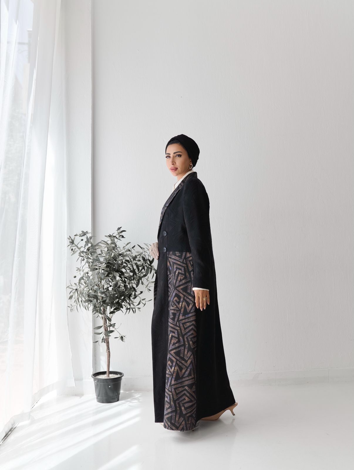 Kenz Blazer Abaya
