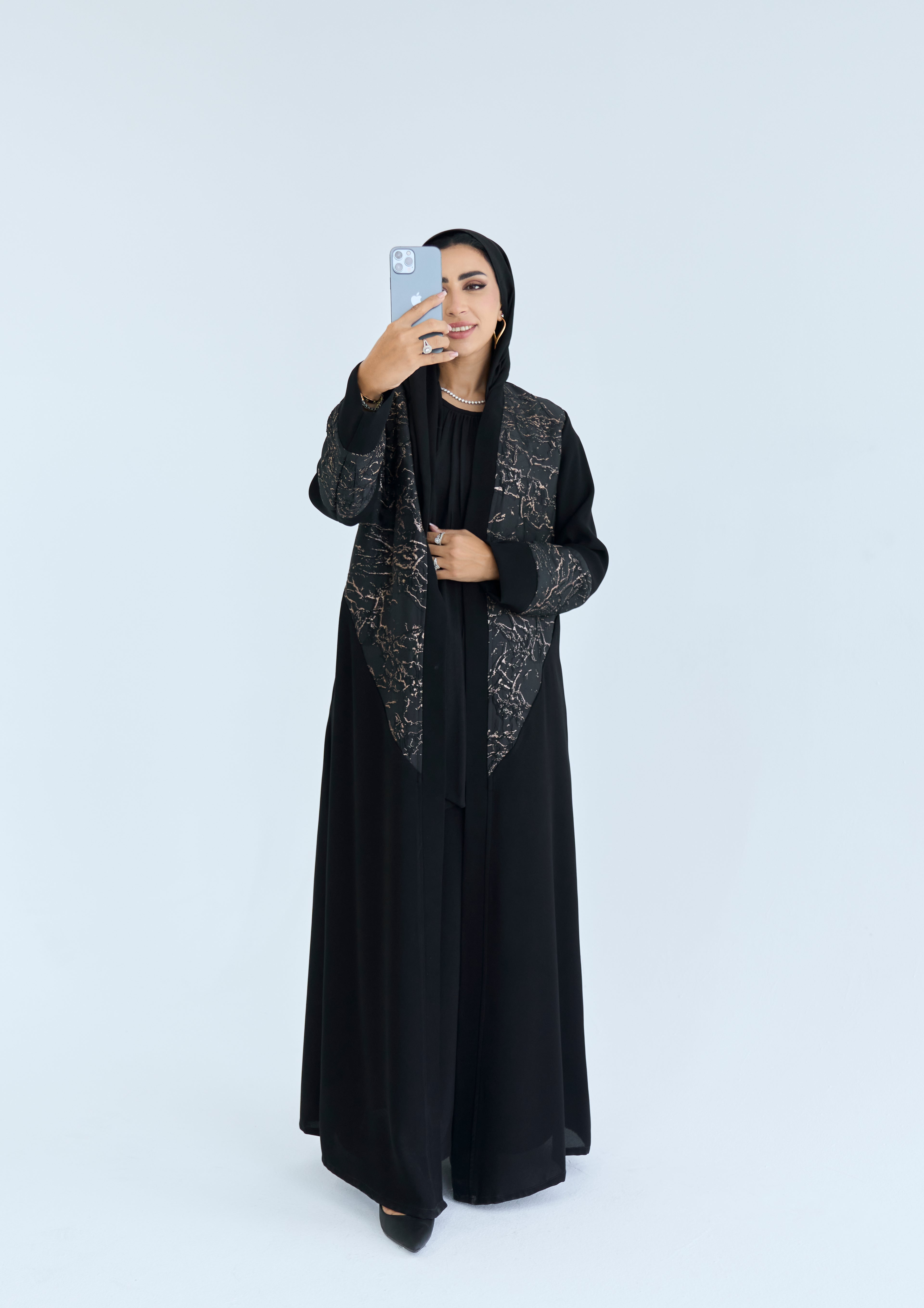 Nazly Abaya