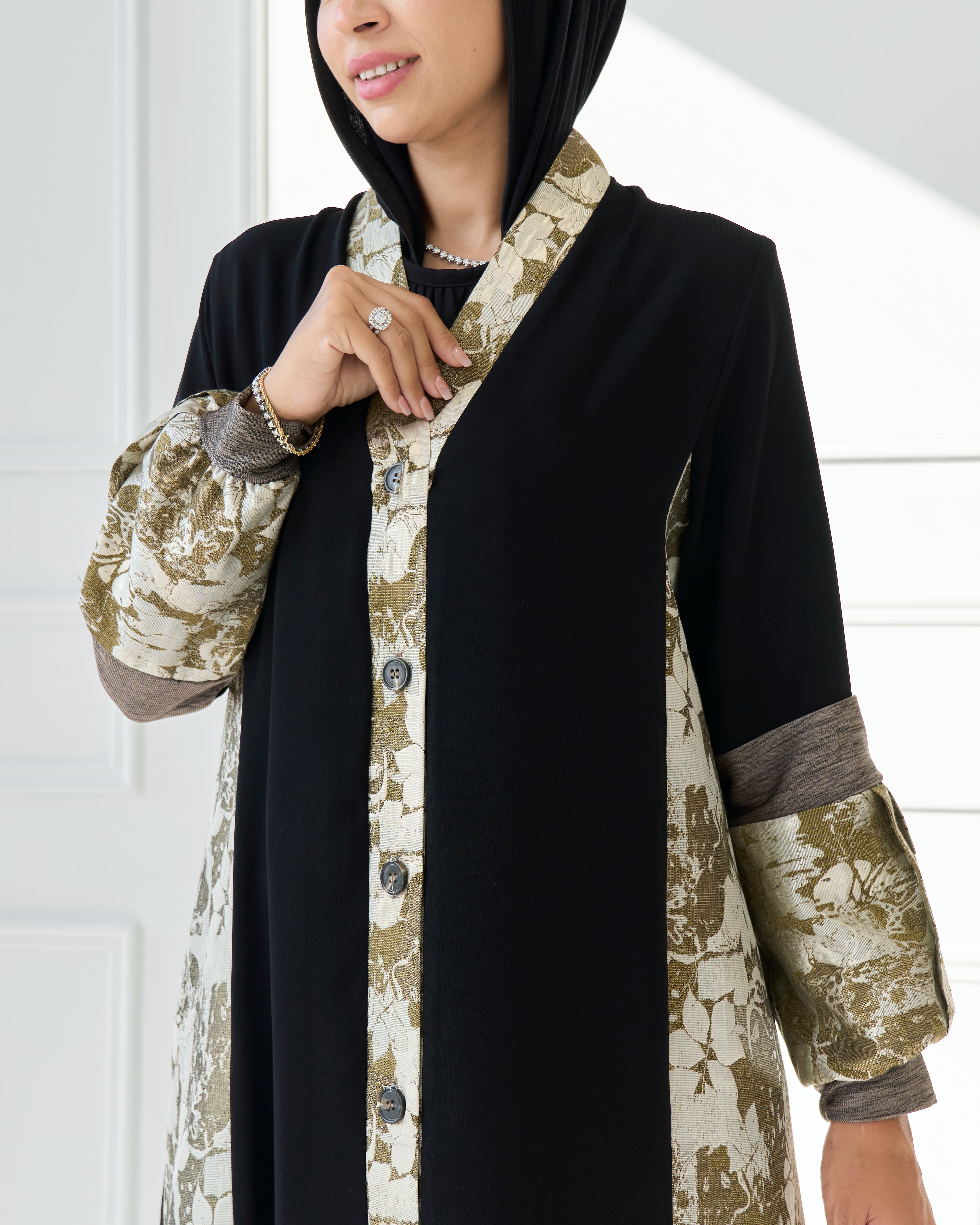 Yumn Abaya