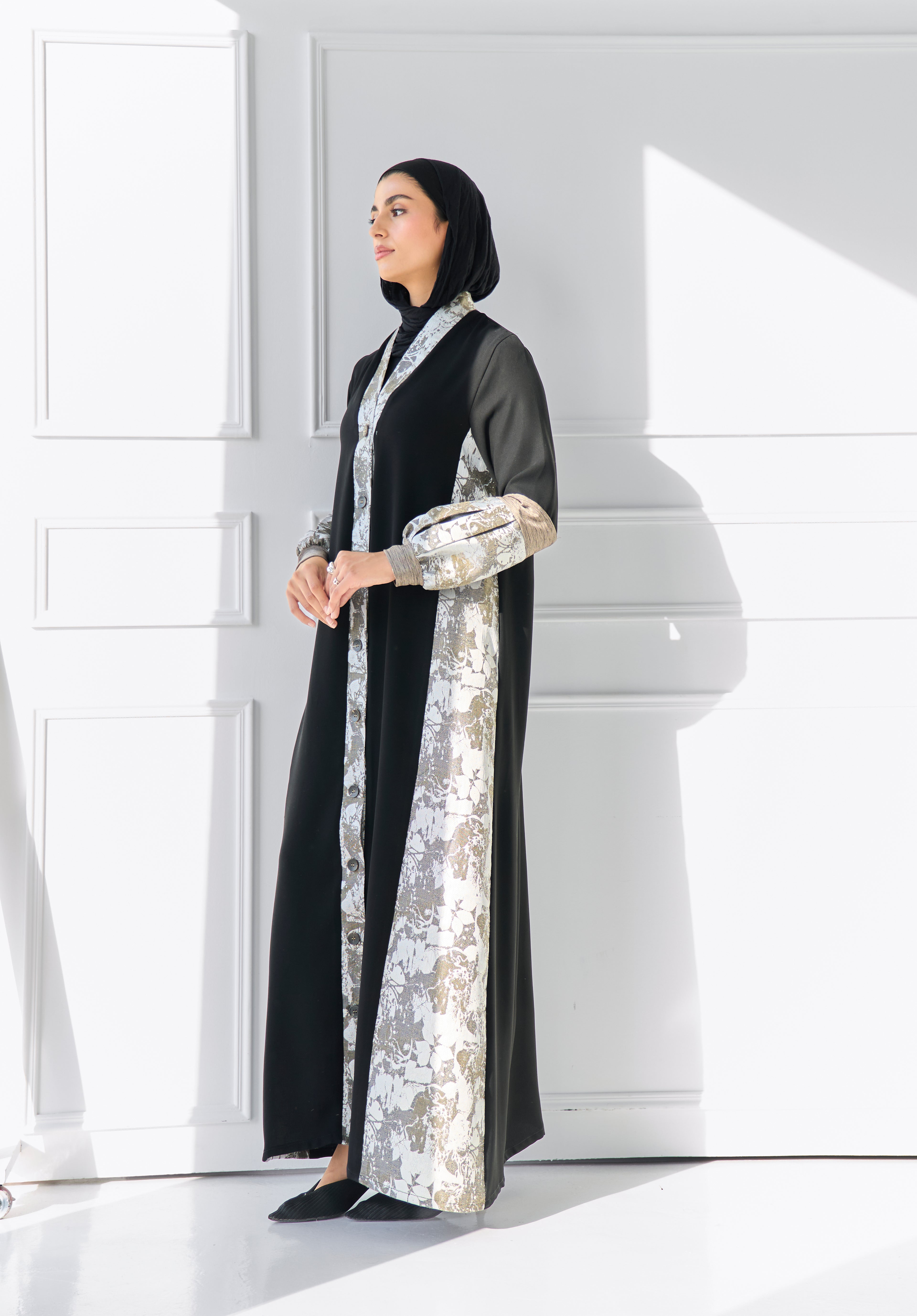 Yumn Noir Abaya