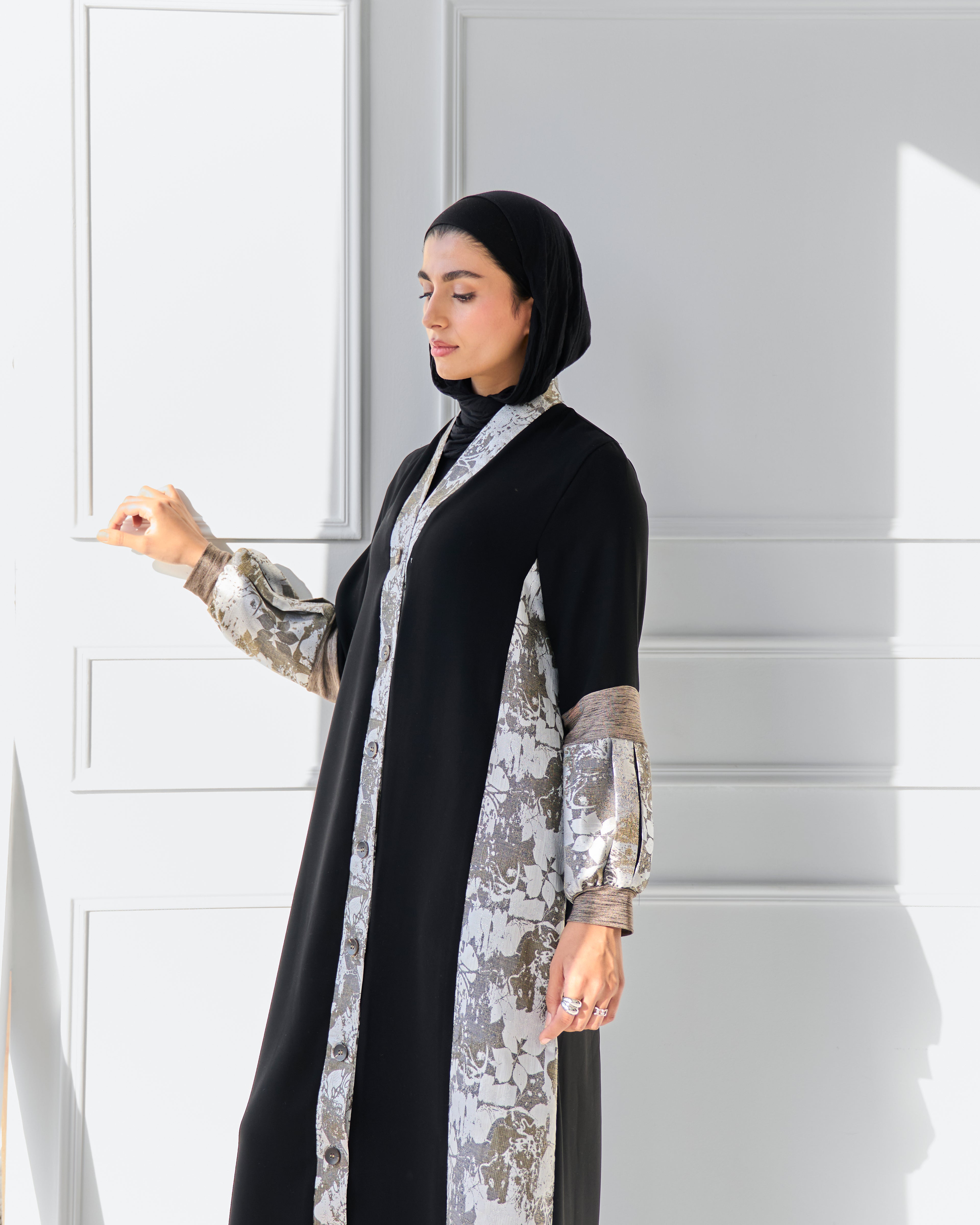 Yumn Noir Abaya