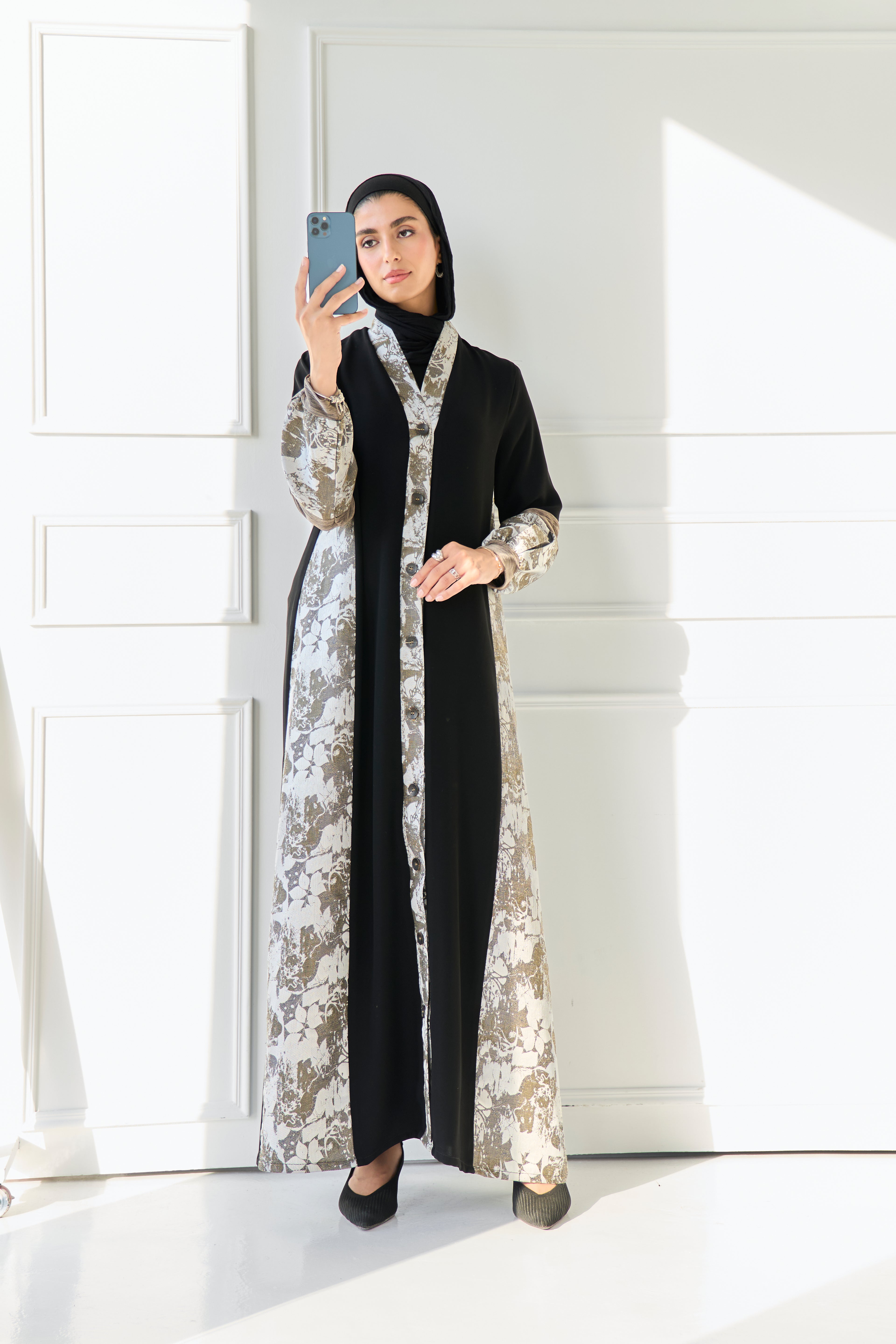 Yumn Noir Abaya
